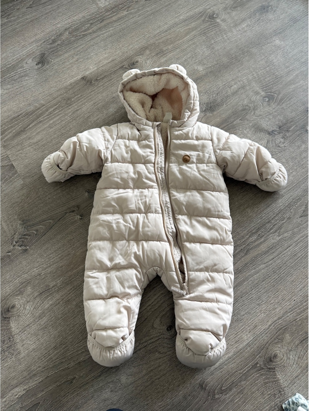 H&M cream quilted hooded snowsuit, 6 months